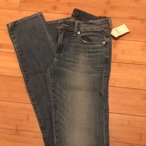 Never been worn straight leg Lucky Brand jeans
